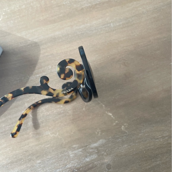 Prada Baroque Sunglasses SPR 27N Black Tortoise with original box - Picture 6 of 8